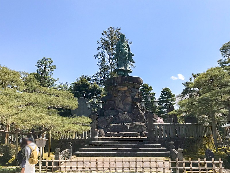 【９：４０】日本三名園の１つ「兼六園」