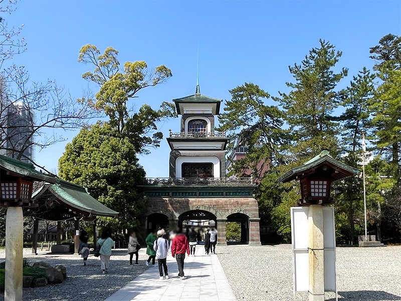 【９：２０】加賀藩祖前田利家公が祀られている「尾山神社」へ